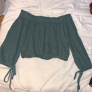 Green off the shoulder top 💚